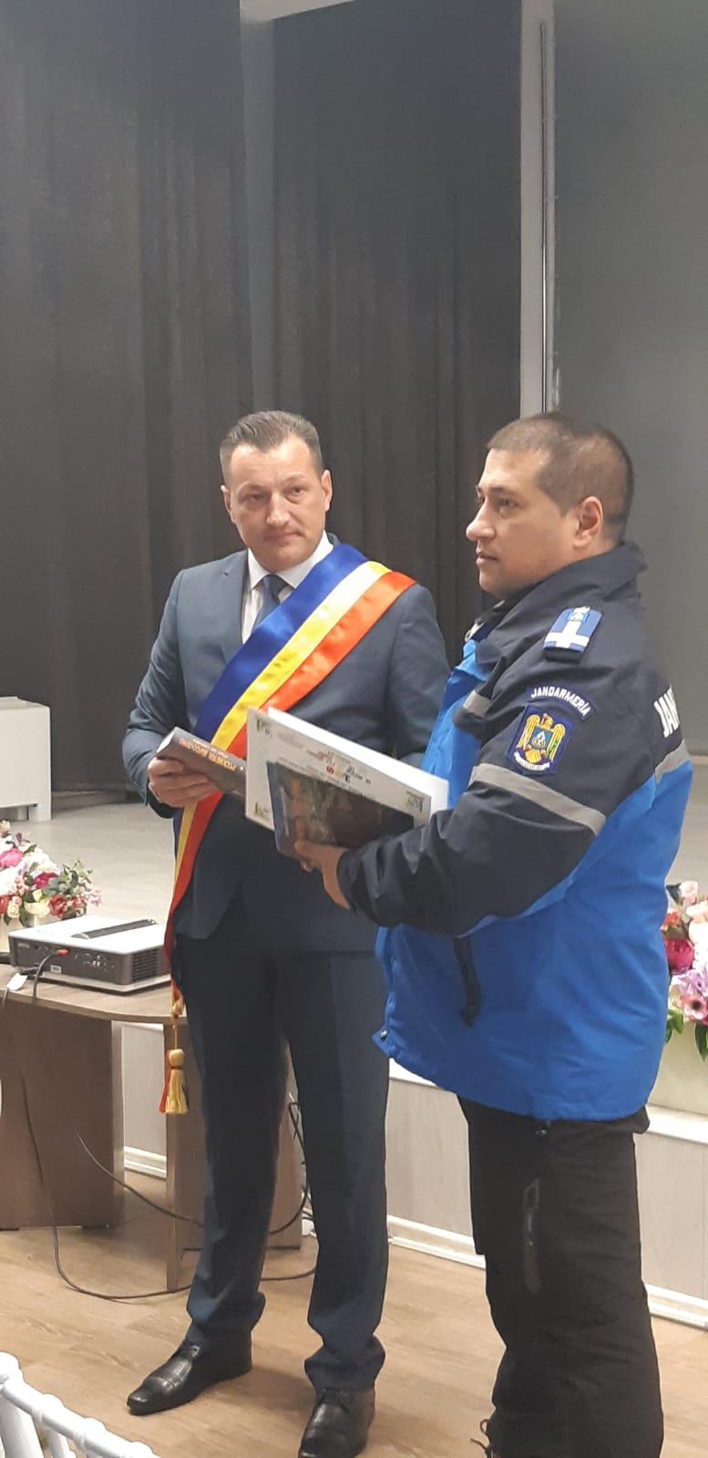 Primarul Ioan Bogdan Codreanu, în proiectul, “O echipă. Un steag. Un ideal”!